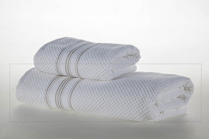 A high-quality bath towel for a luxurious bathing experience. Wrap yourself in comfort and style with our premium bath towel.
