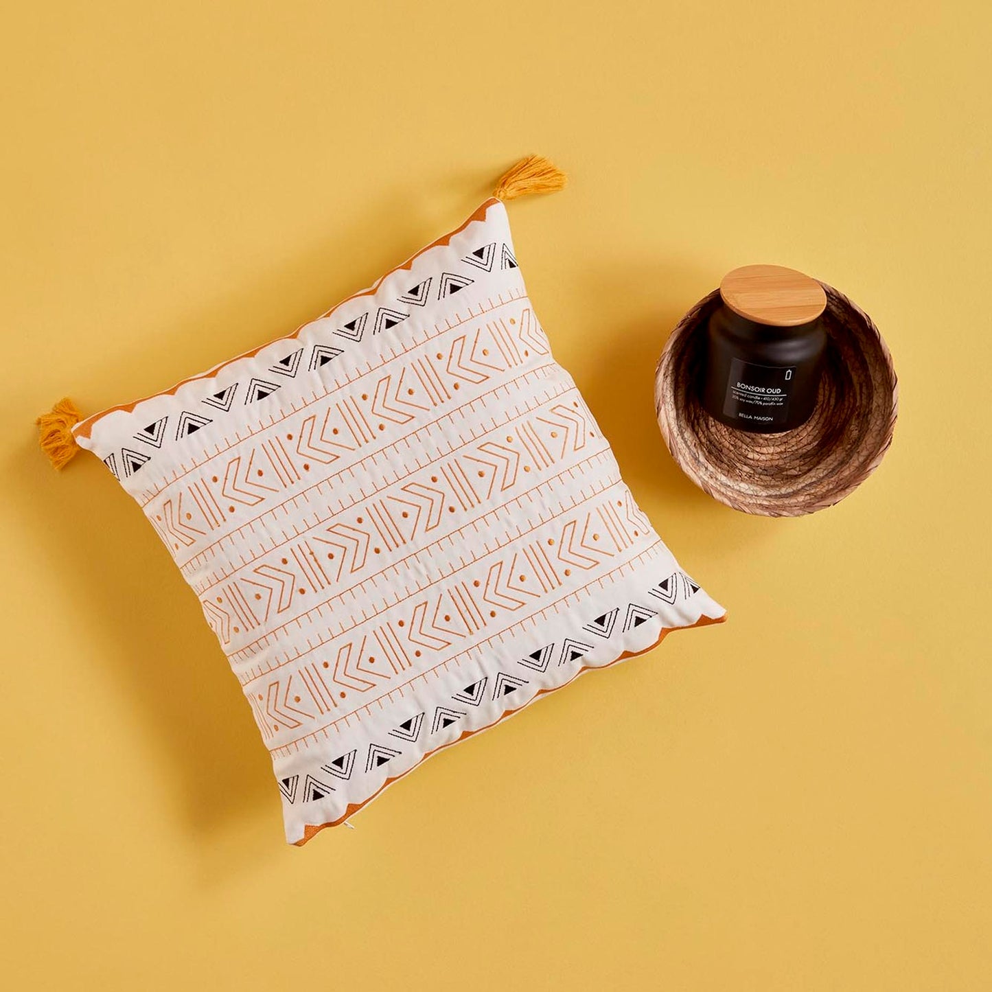 Decorative Throw Pillow in Various Designs and Colors.