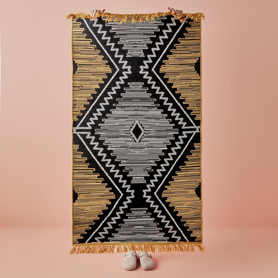 Handmade Rug - Artisan Craftsmanship and Timeless Beauty