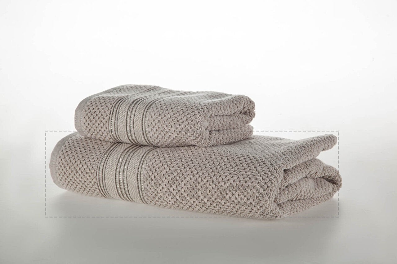 A high-quality bath towel for a luxurious bathing experience. Wrap yourself in comfort and style with our premium bath towel.