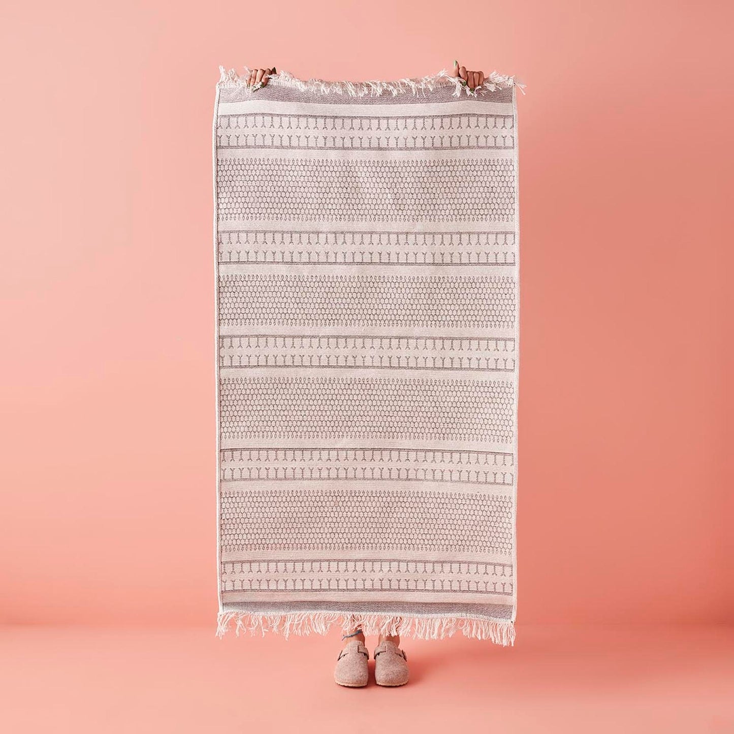 Handmade Rug - Artisan Craftsmanship and Timeless Beauty