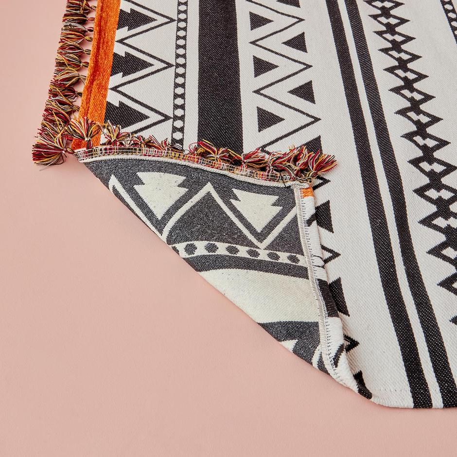 Handmade Rug - Artisan Craftsmanship and Timeless Beauty