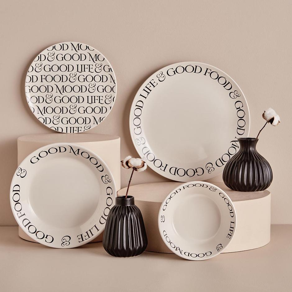 Soup bowl with a classic design