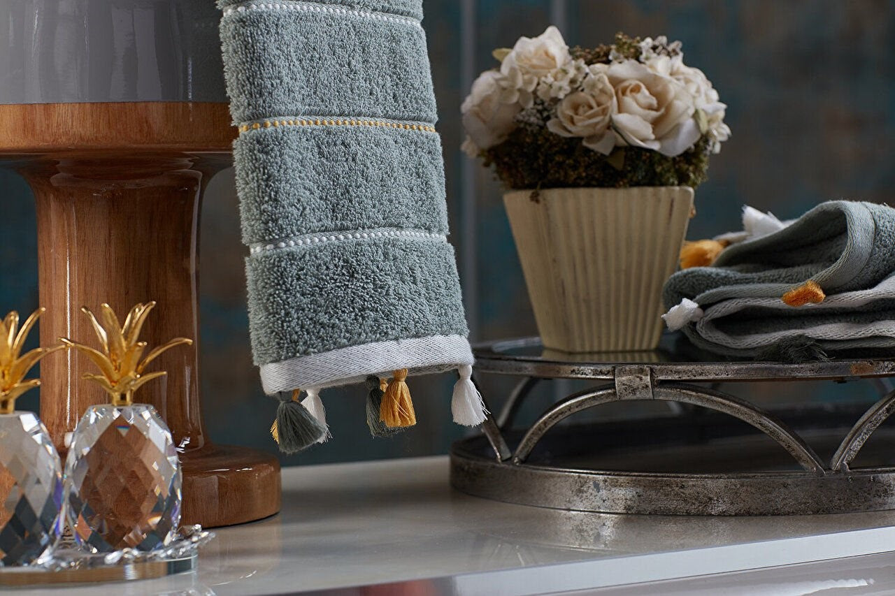 Green Washcloth - Fresh and Eco-Friendly Bathroom Essential