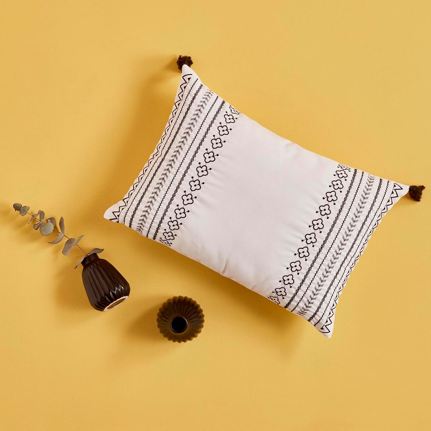Decorative Throw Pillow in Various Designs and Colors.