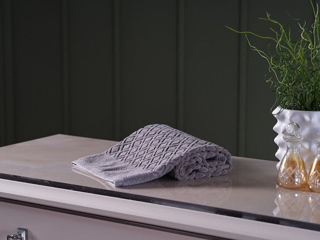 A luxurious washcloth for ultimate comfort and pampering. Treat yourself to the finest quality and indulge in a spa-like experience with our luxury washcloth.