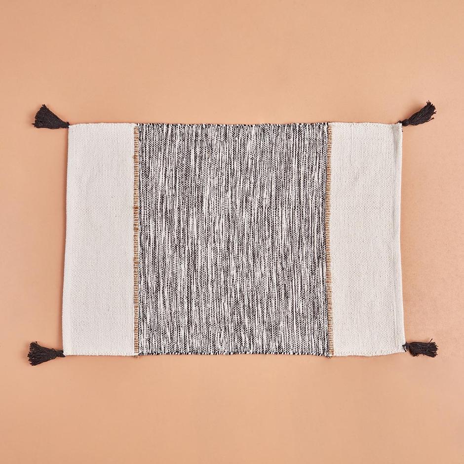 Handmade Rug - Artisan Craftsmanship and Timeless Beauty