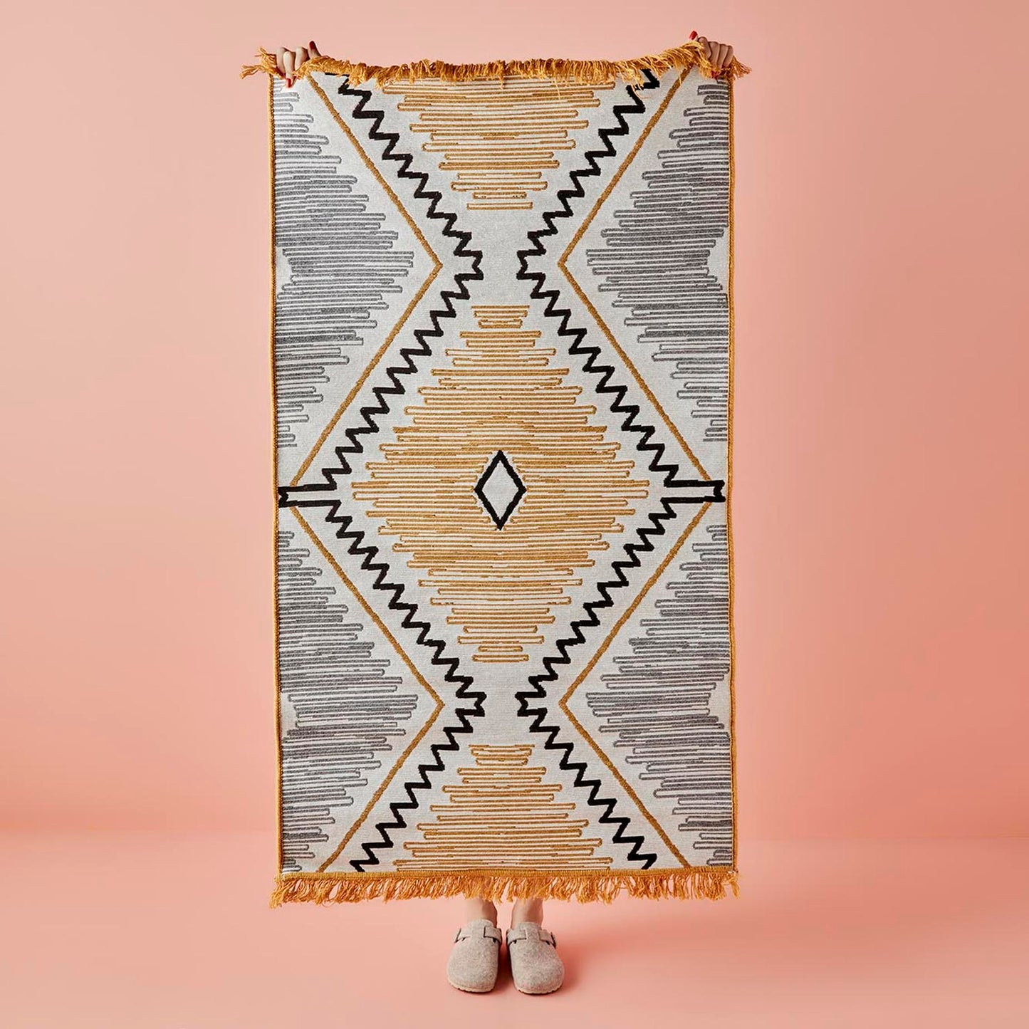 Handmade Rug - Artisan Craftsmanship and Timeless Beauty
