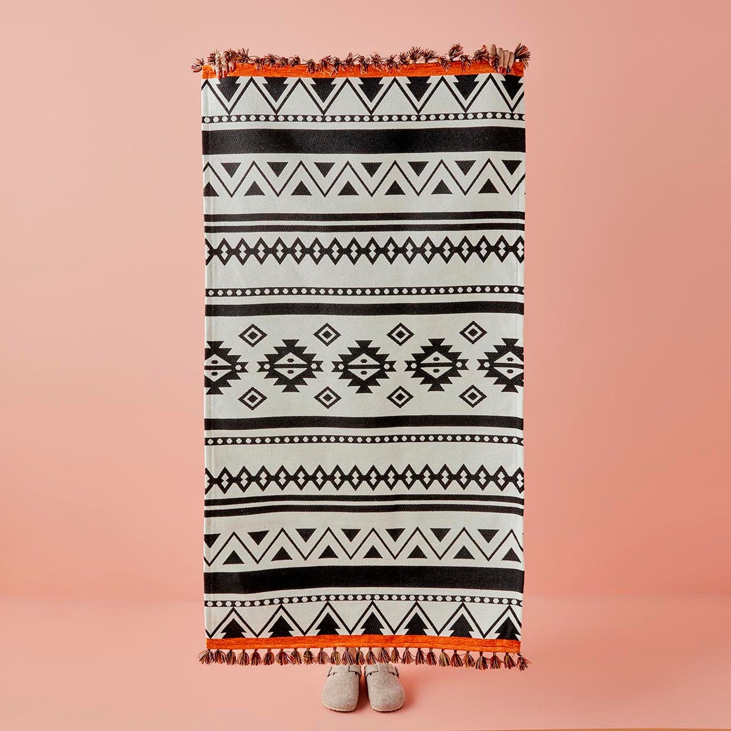 Handmade Rug - Artisan Craftsmanship and Timeless Beauty