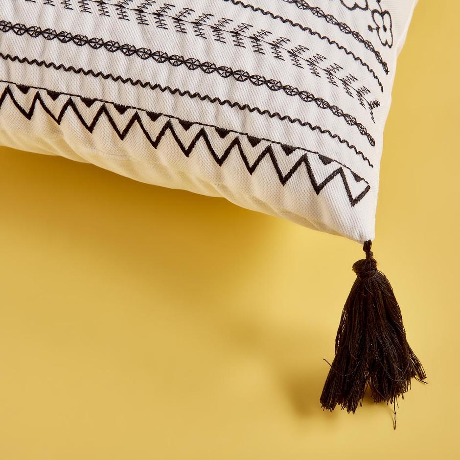Decorative Throw Pillow in Various Designs and Colors.