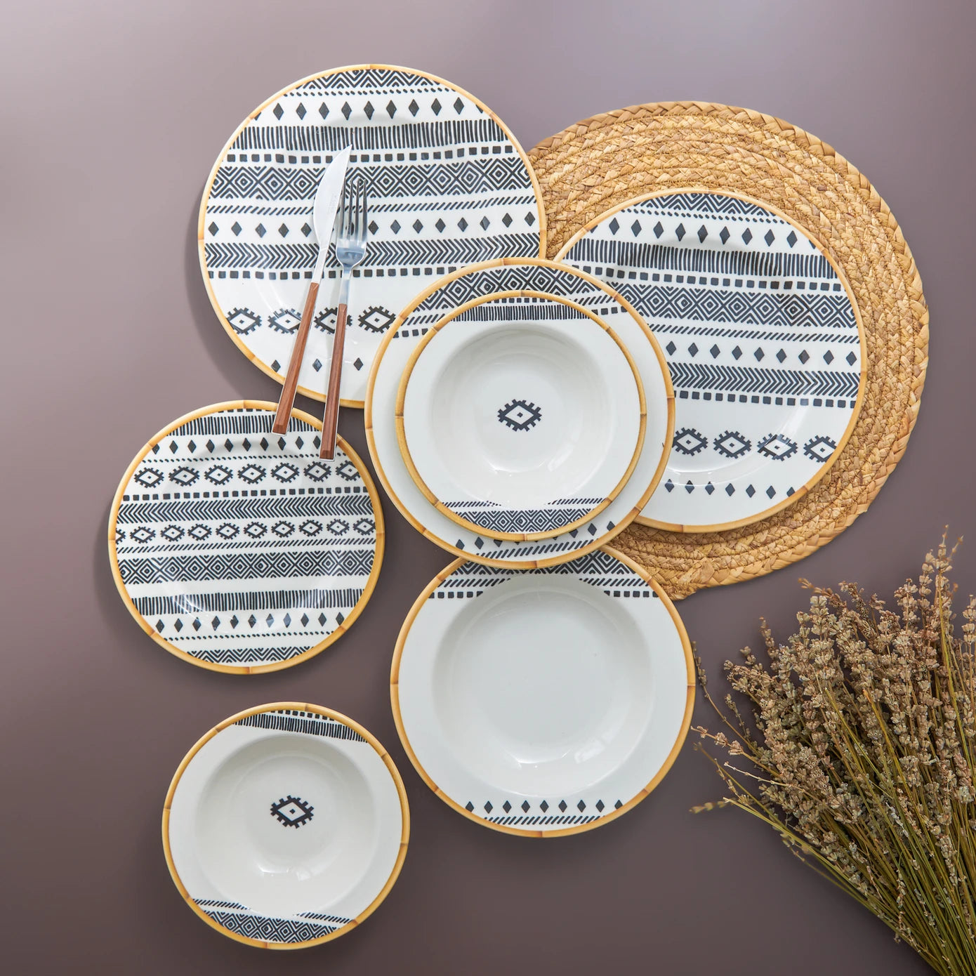 Porcelain Dinnerware Set - Elegant and Versatile Tableware Collection
