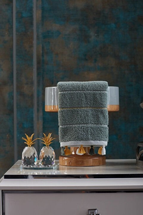 Green Washcloth - Fresh and Eco-Friendly Bathroom Essential