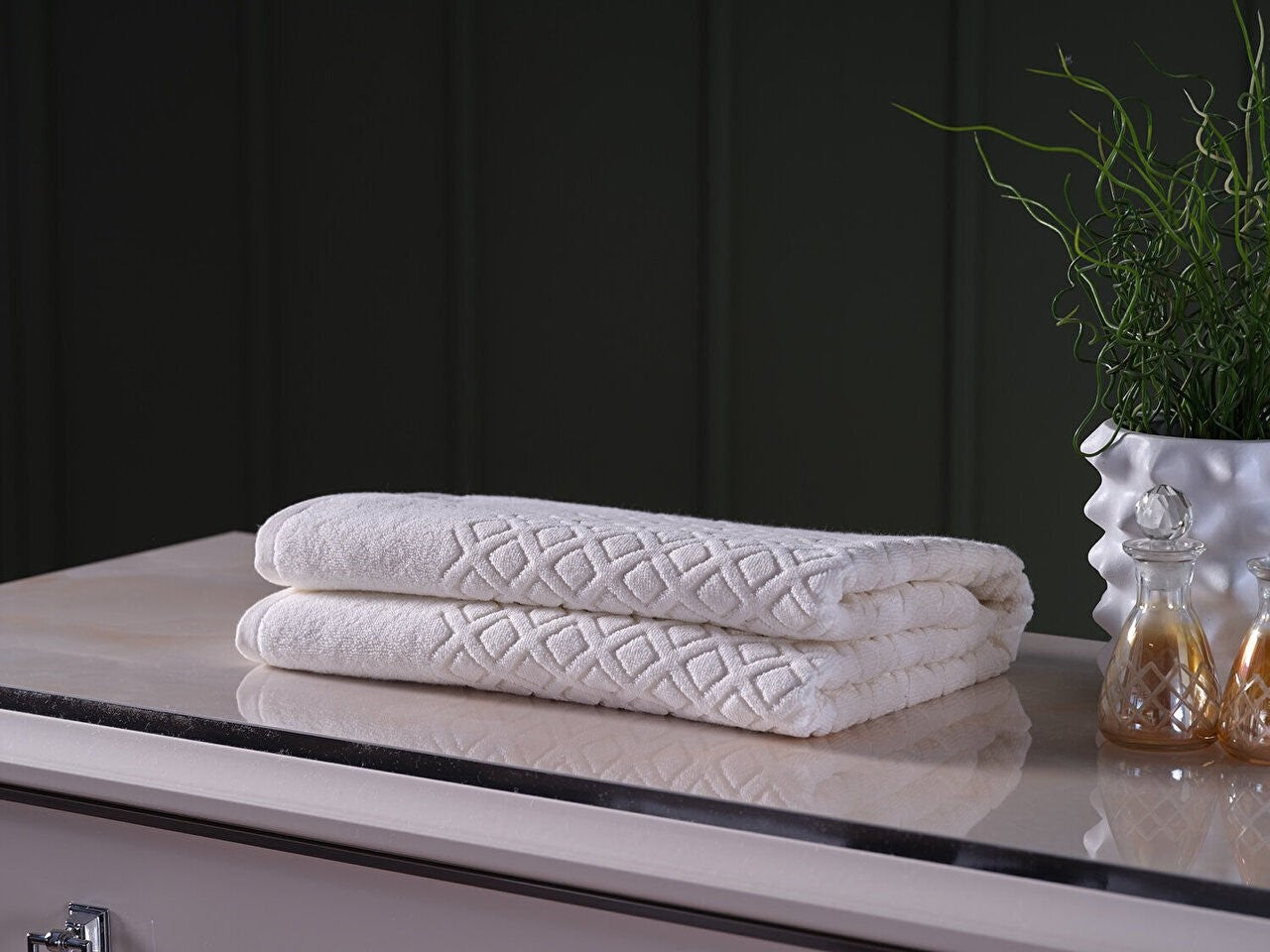 Luxury Bath Towel – American Neighbor's