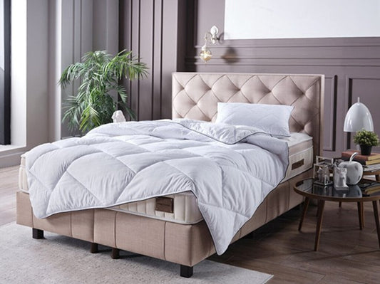 Experience ultimate relaxation with our Stress Free Quilt in King Size.