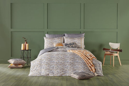 Gray-Violets duvet cover set in queen size, including a duvet cover, standard sheet, and four pillowcases.