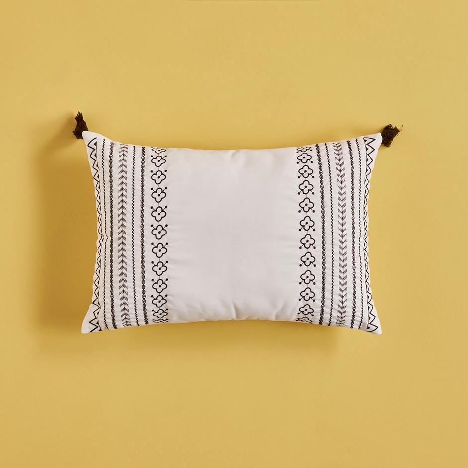 Decorative Throw Pillow in Various Designs and Colors.
