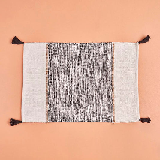 Handmade Rug - Artisan Craftsmanship and Timeless Beauty