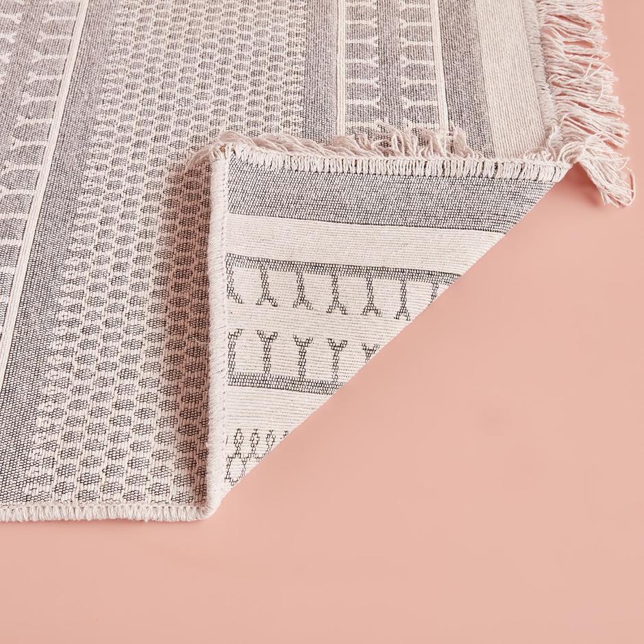 Handmade Rug - Artisan Craftsmanship and Timeless Beauty