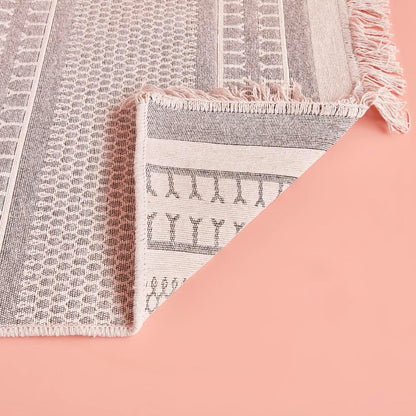 Handmade Rug - Artisan Craftsmanship and Timeless Beauty